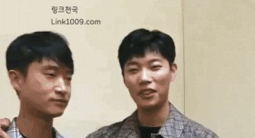 하트 3종세트 선보이고는 세상 쿨하게 퇴장하는 조우진 류준열ㅋㅋㅋㅋㅋㅋ